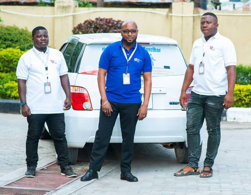 The team with the delivery car